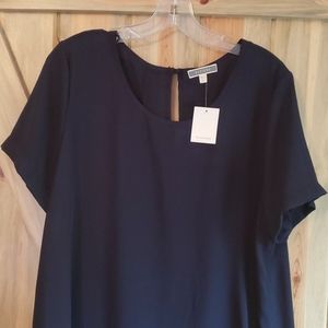Pleione-NWT navy short sleeve blouse w/detail back